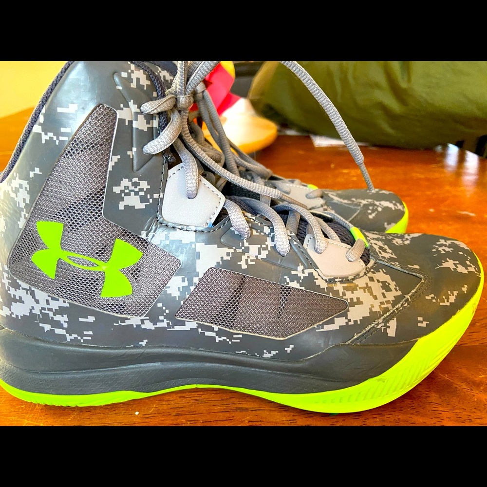 Under Armour youth basketball sneaks